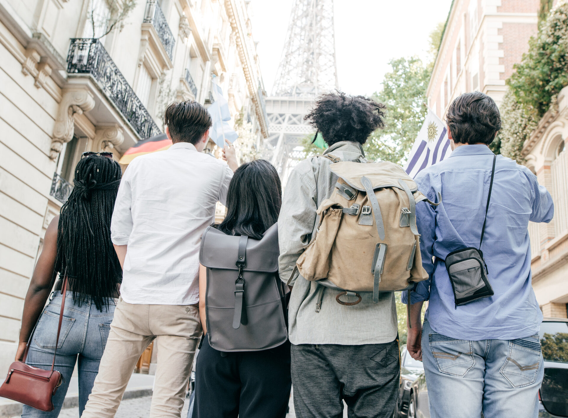 College students taking part in a study abroad, Eifel tower