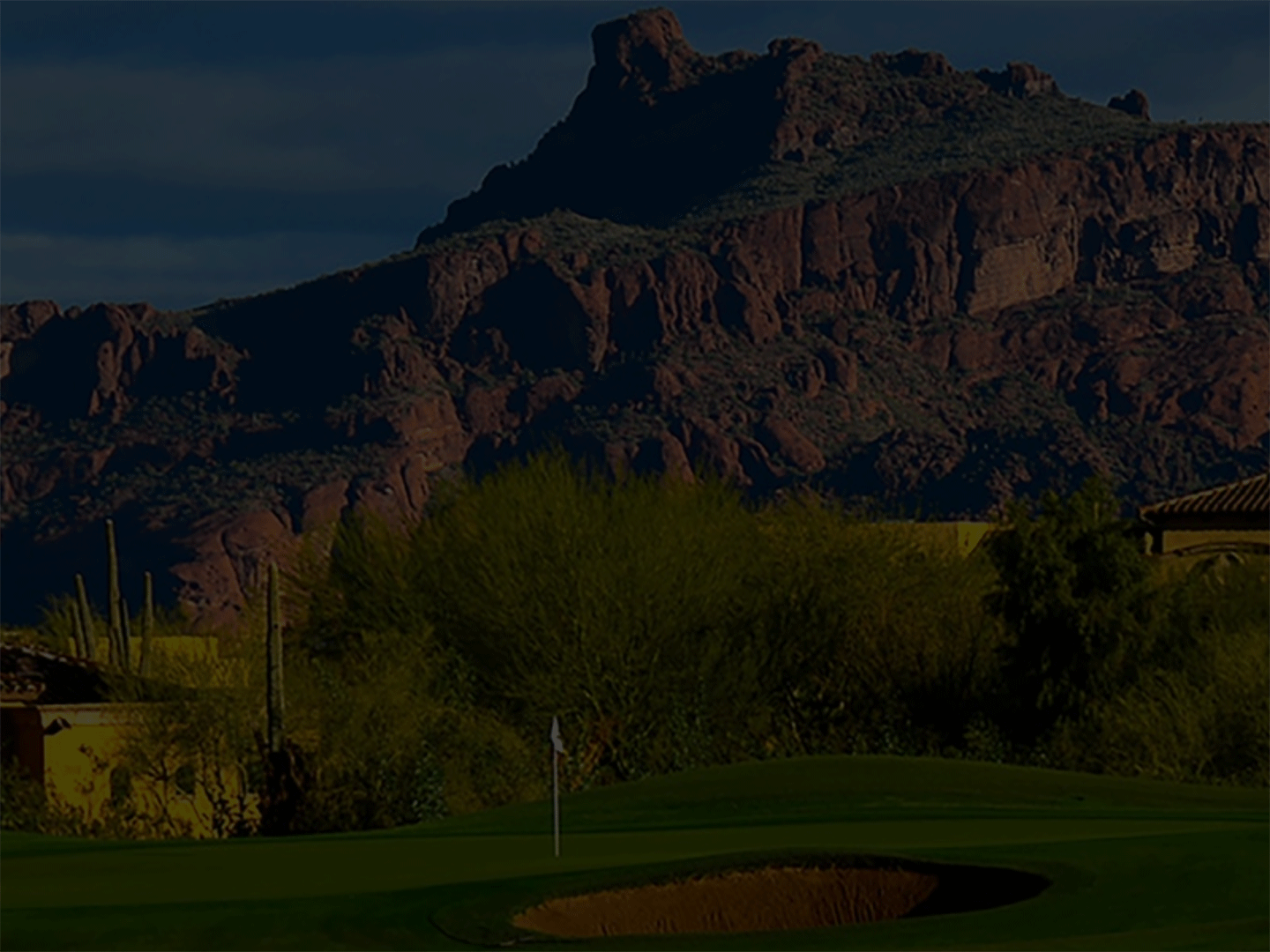 black background, Mesa golf park