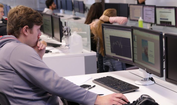 Trade lab, classroom, students, professor, analytics, business, COB
