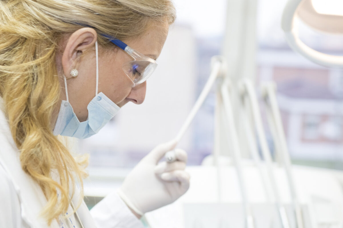 pre-dentistry, female dentist