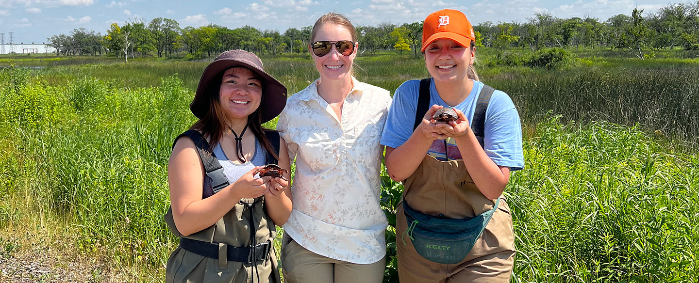 Harden Lab with student rearchers