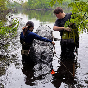 Harden Lab - students in the field