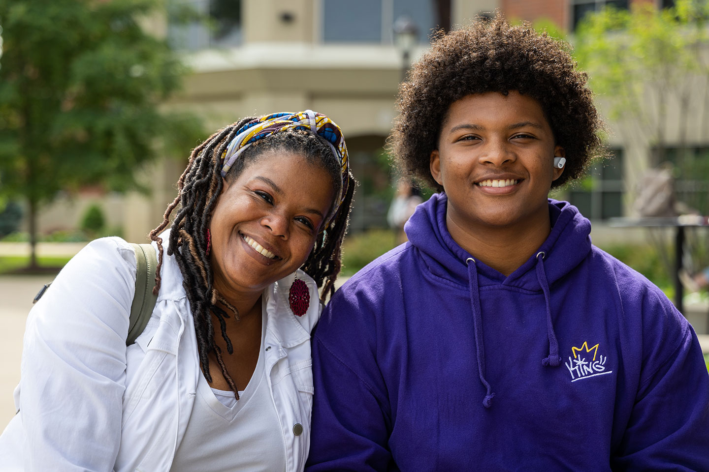 A mother with her student during move in; parent and family engagement