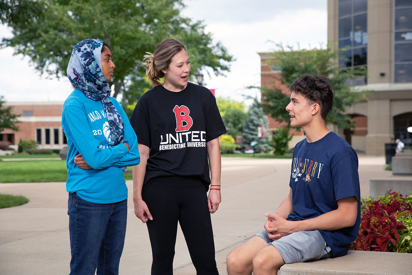 Orientation Leaders, students talking on Lisle campus