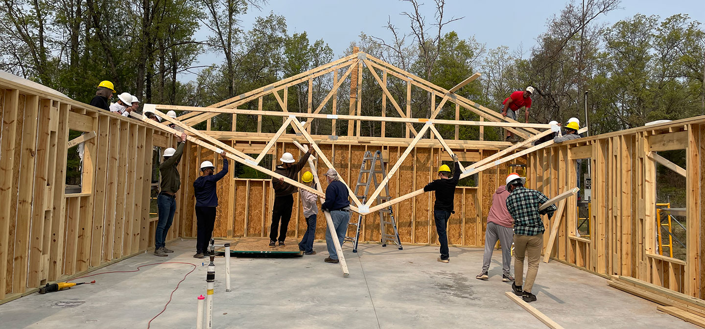 Scholars volunteer